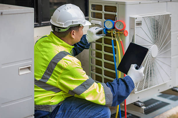Professional Hvac technician working in Tallevast, FL